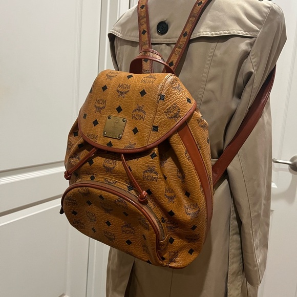 MCM VINTAGE COGNAC BACKPACK - Picture 11 of 12